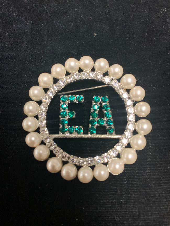 Round Eastern Area Links Pin (Emerald)